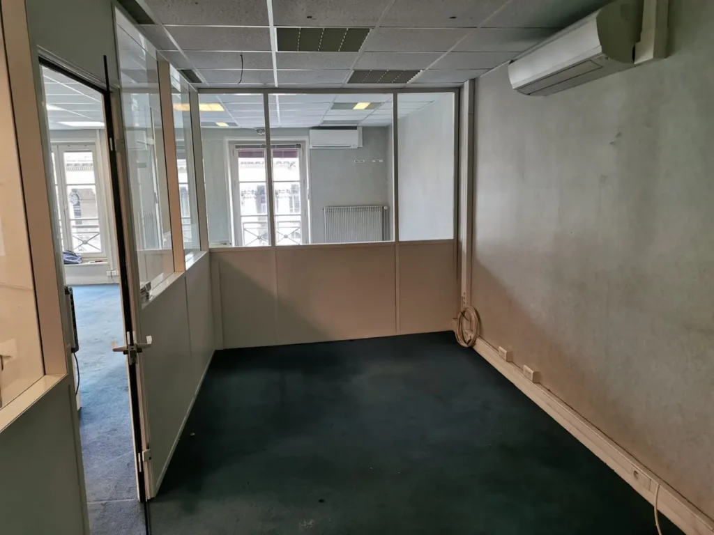 bureaux libérés après débarras - Paris Rivolis 80m2 - 1 jour