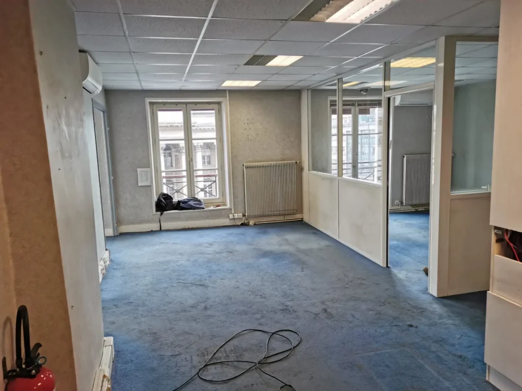 bureaux libérés après débarras - Paris Rivolis 80m2 - 1 jour